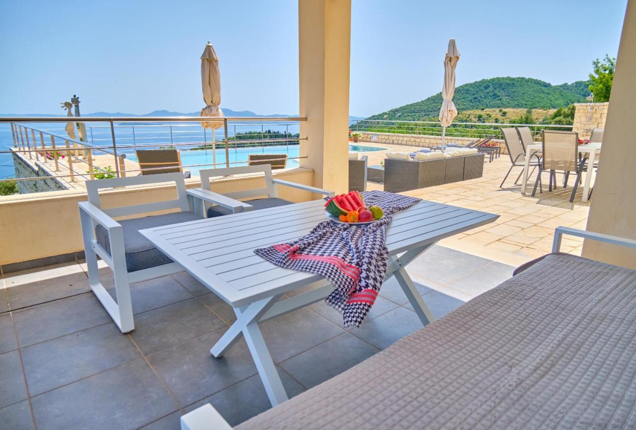 Villa Artisthouse Sinies Corfu Porta